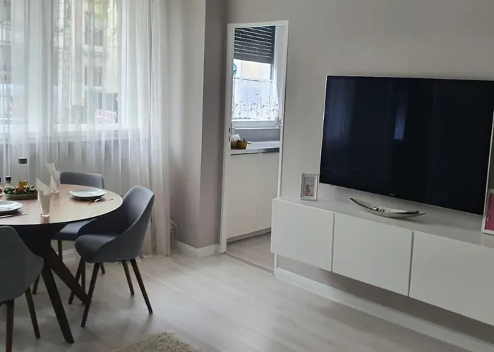 Im Zentrum Kudamm, West Appartement *